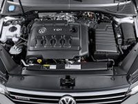 VW_Passat_compartiment_moteur.jpg